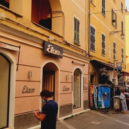 Rue Fesch - Vieille * אז'אקסיו